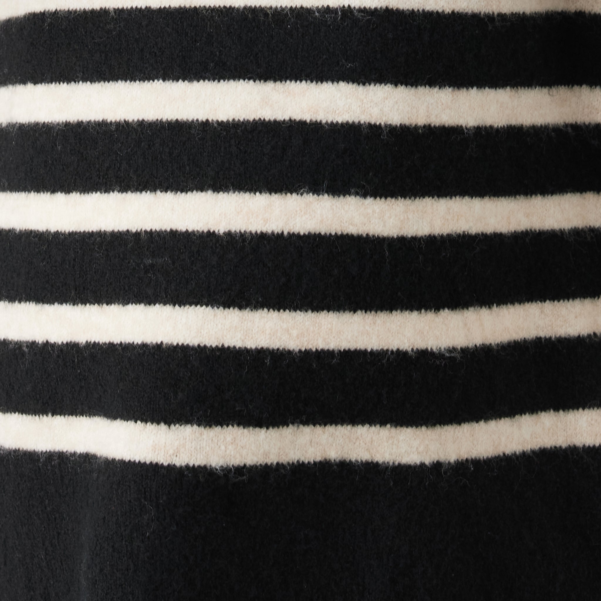 Gerrie Nursing Knit Black / Vanilla