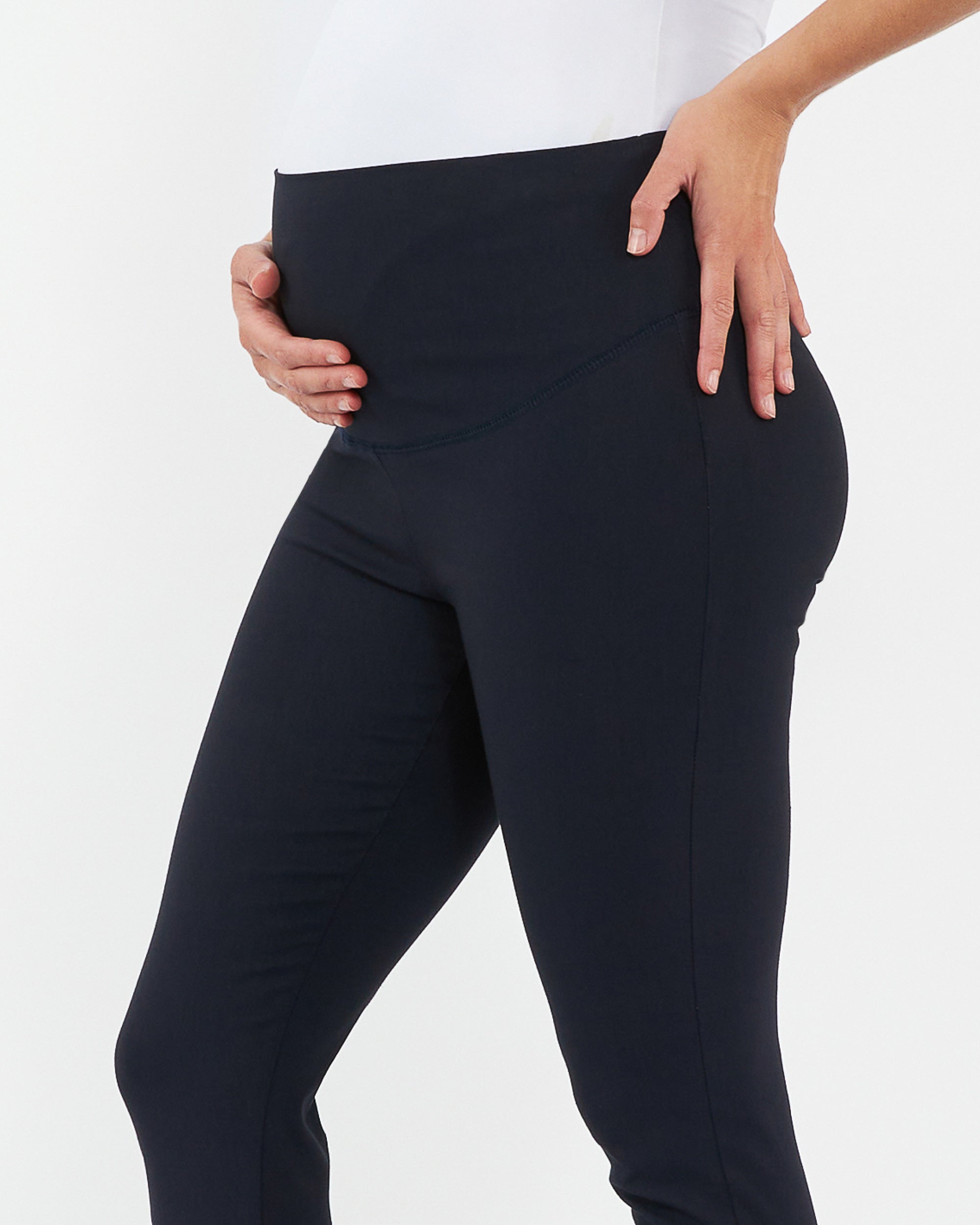 Suzie Capri Pant Navy