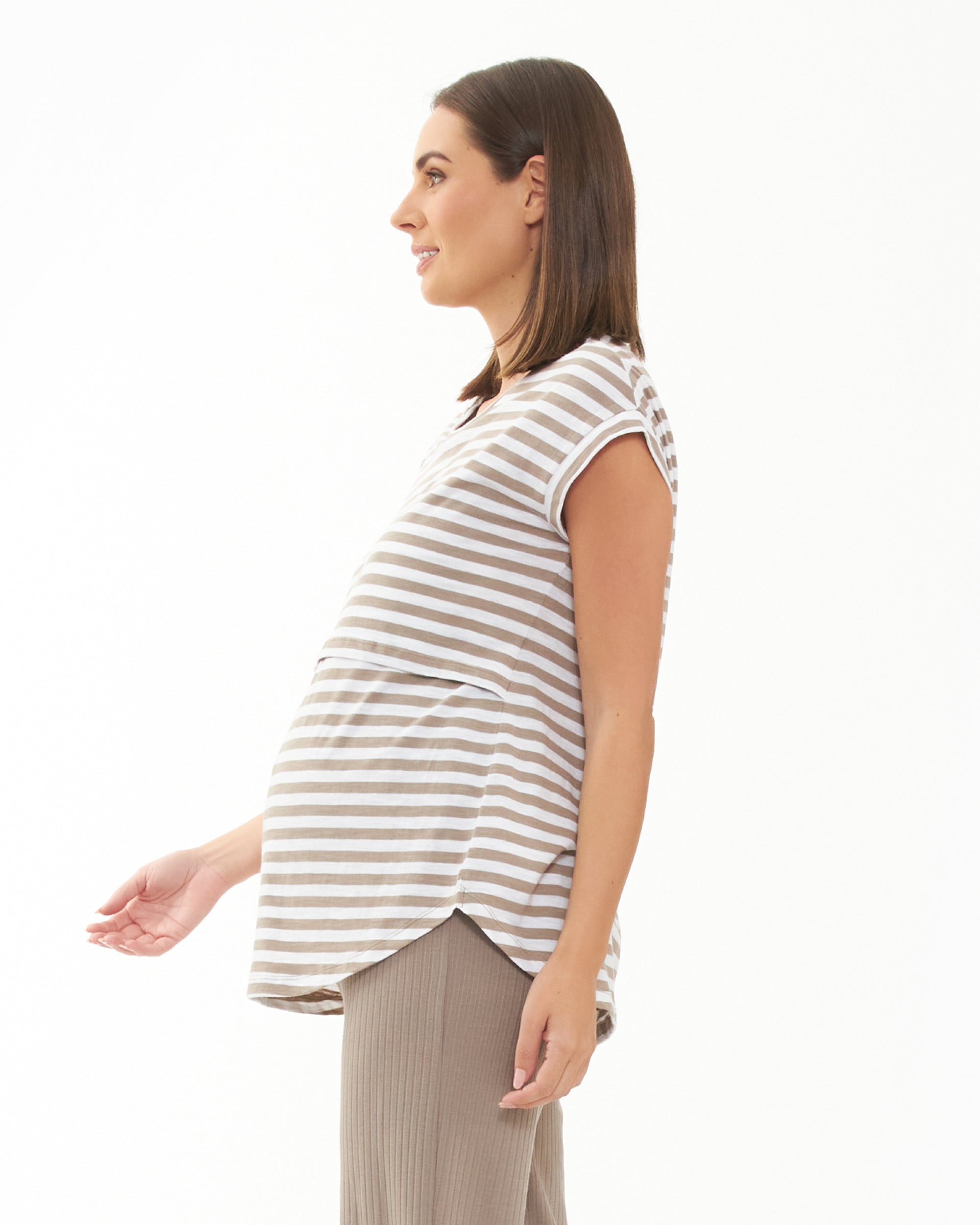 Lionel Nursing Tee Taupe / White
