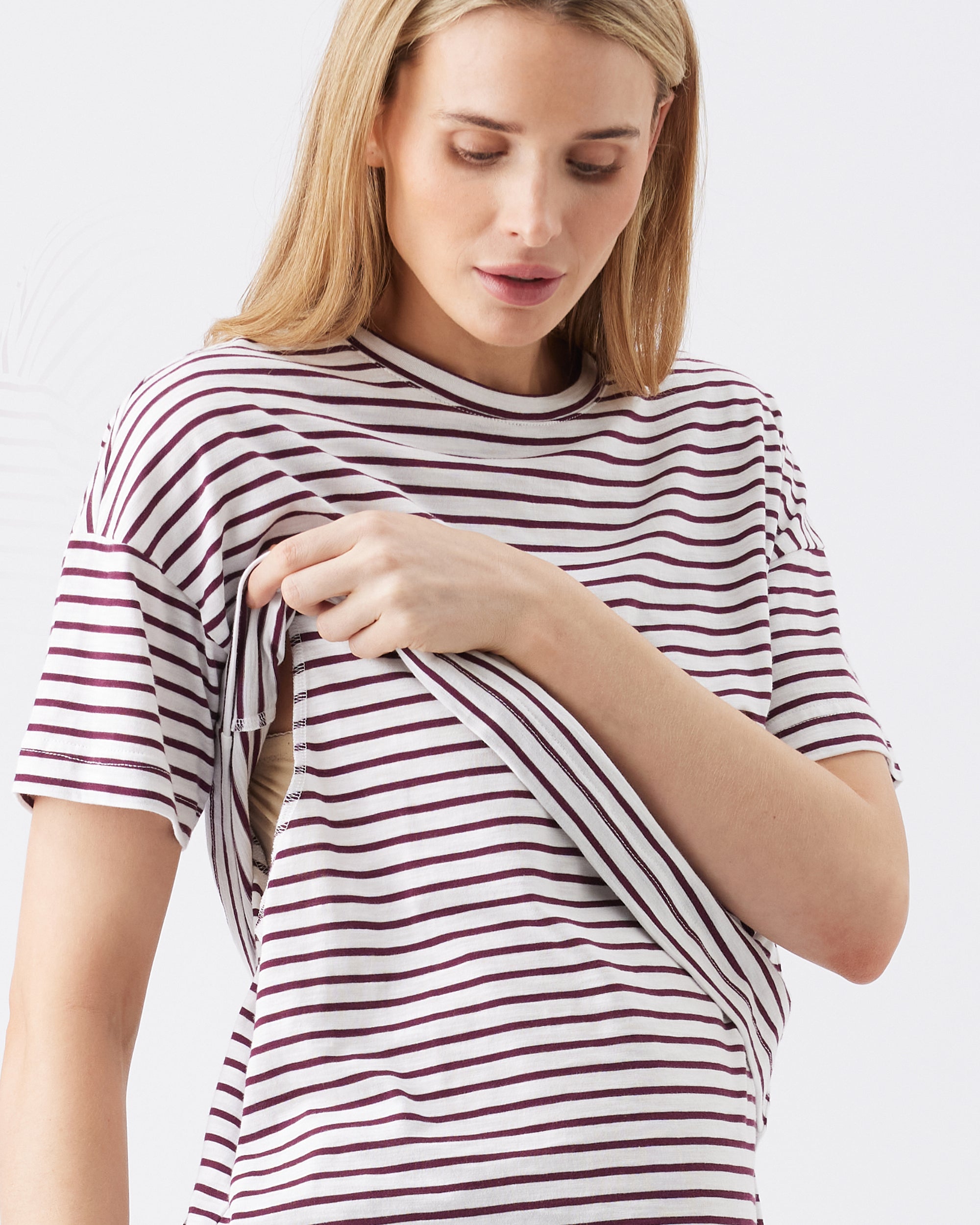 Claudette Nursing Tee White / Maroon