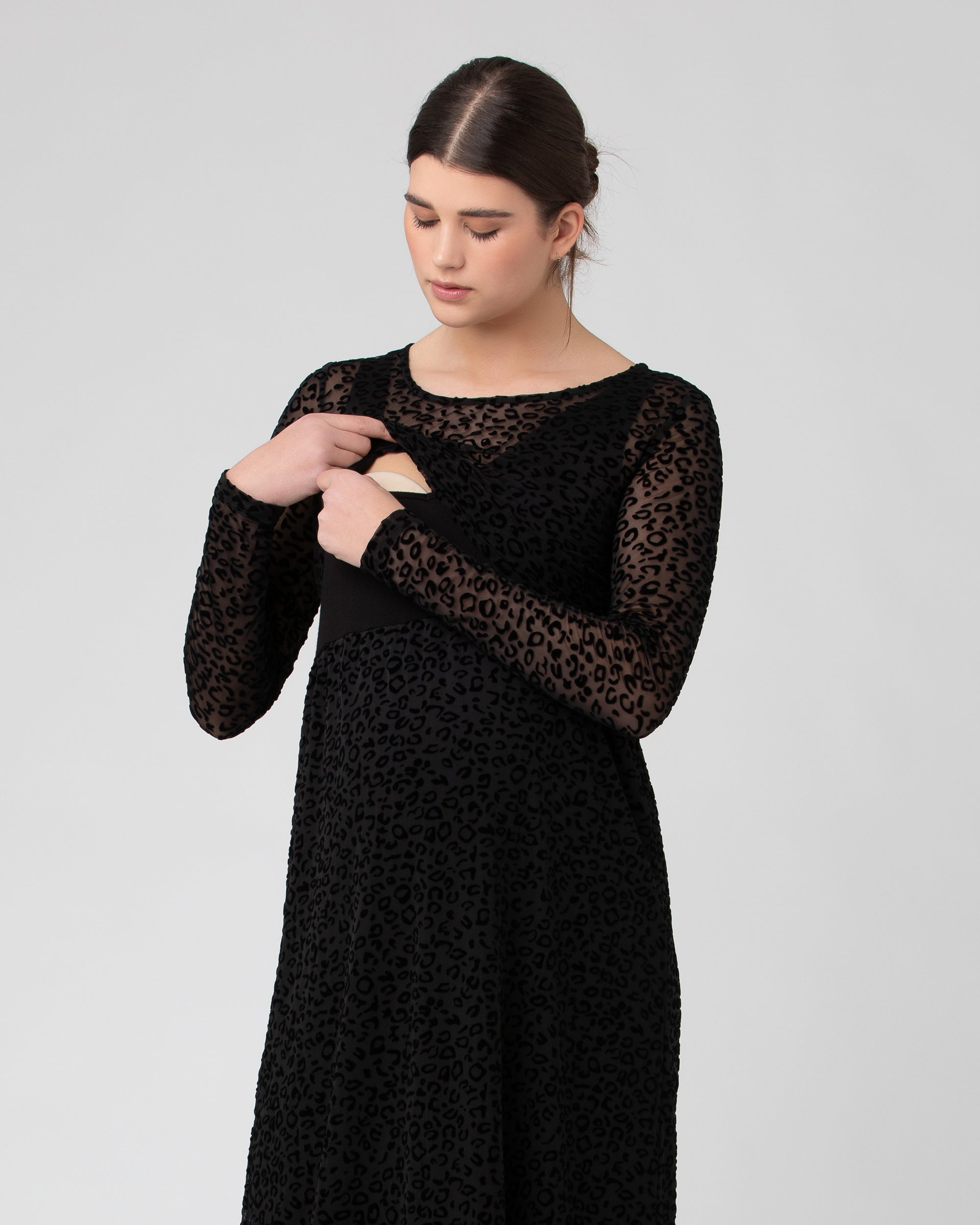 Leo Flocked Nursing Dress Black