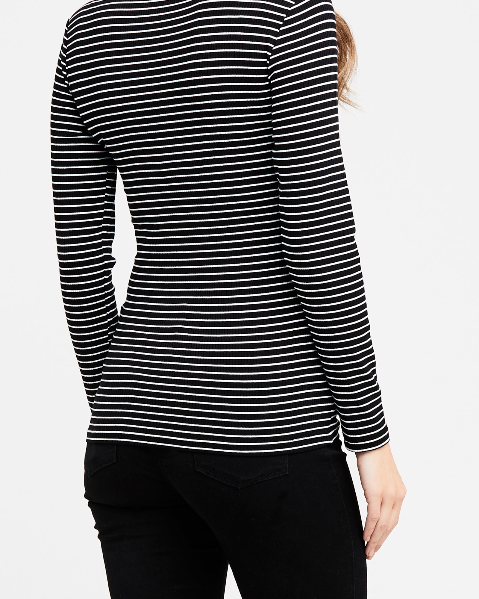 Round About Tee Black / White