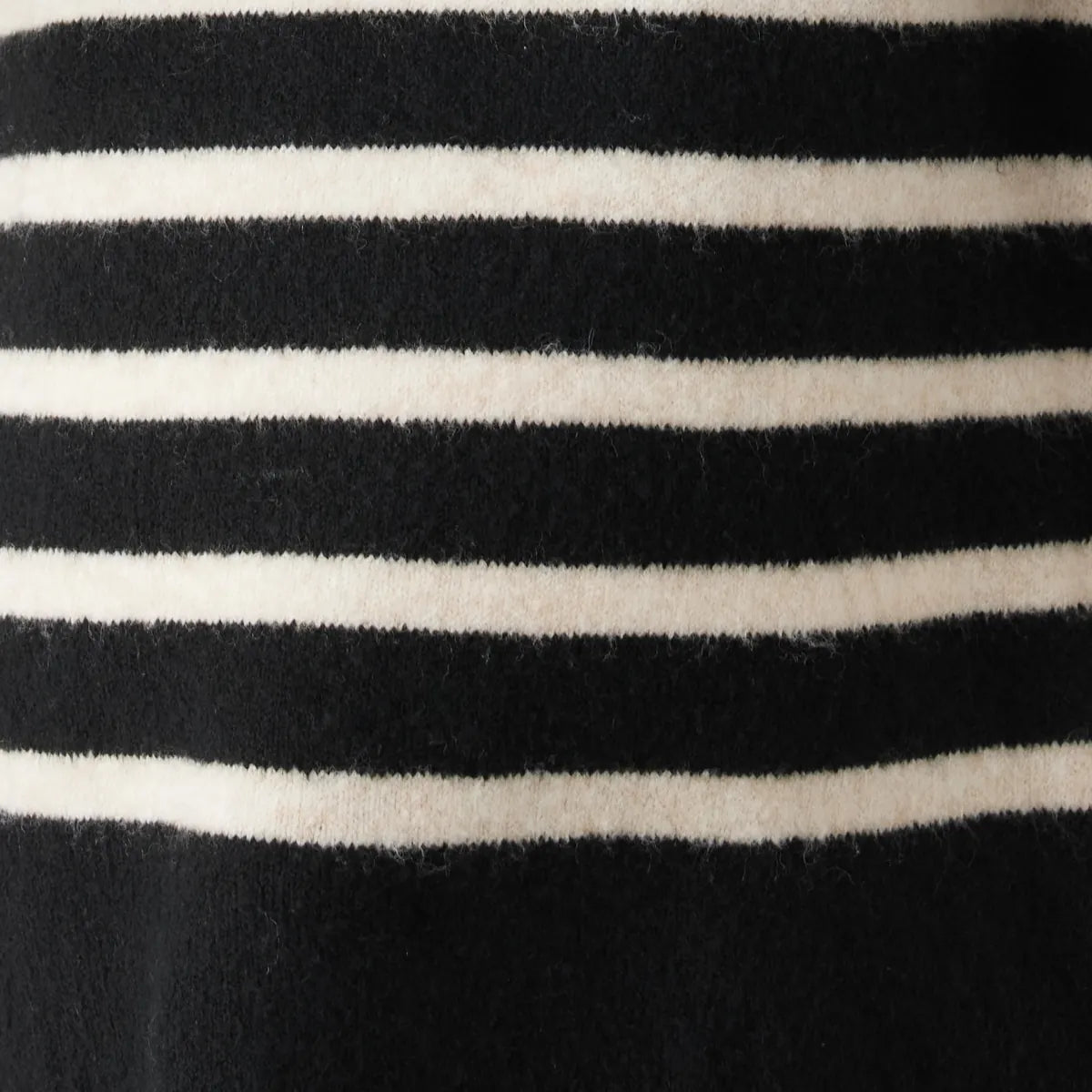 Gerrie Nursing Knit  Black / Vanilla