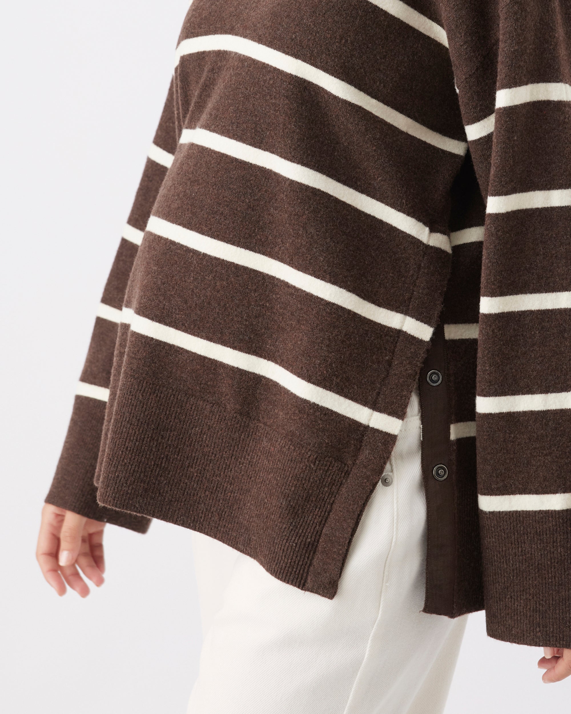 Scout Nursing Knit  Chocolate / White