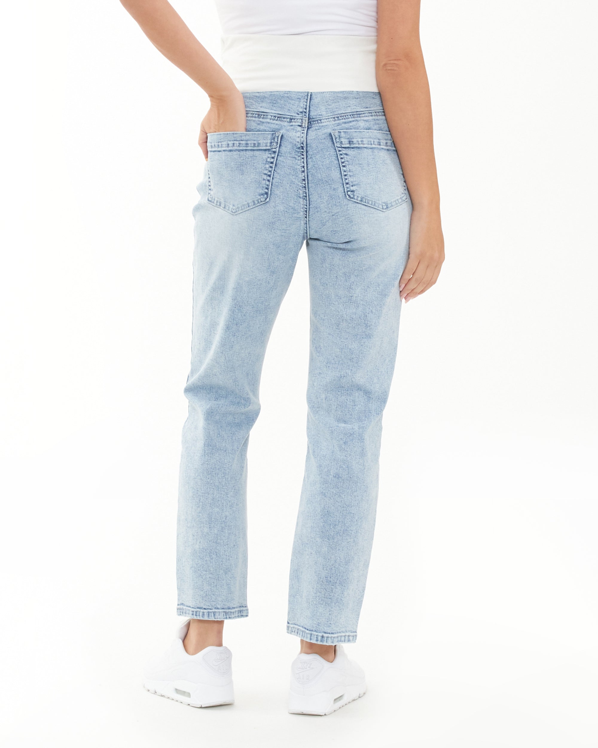 Nova Over Bump Crop Jean Blue Haze