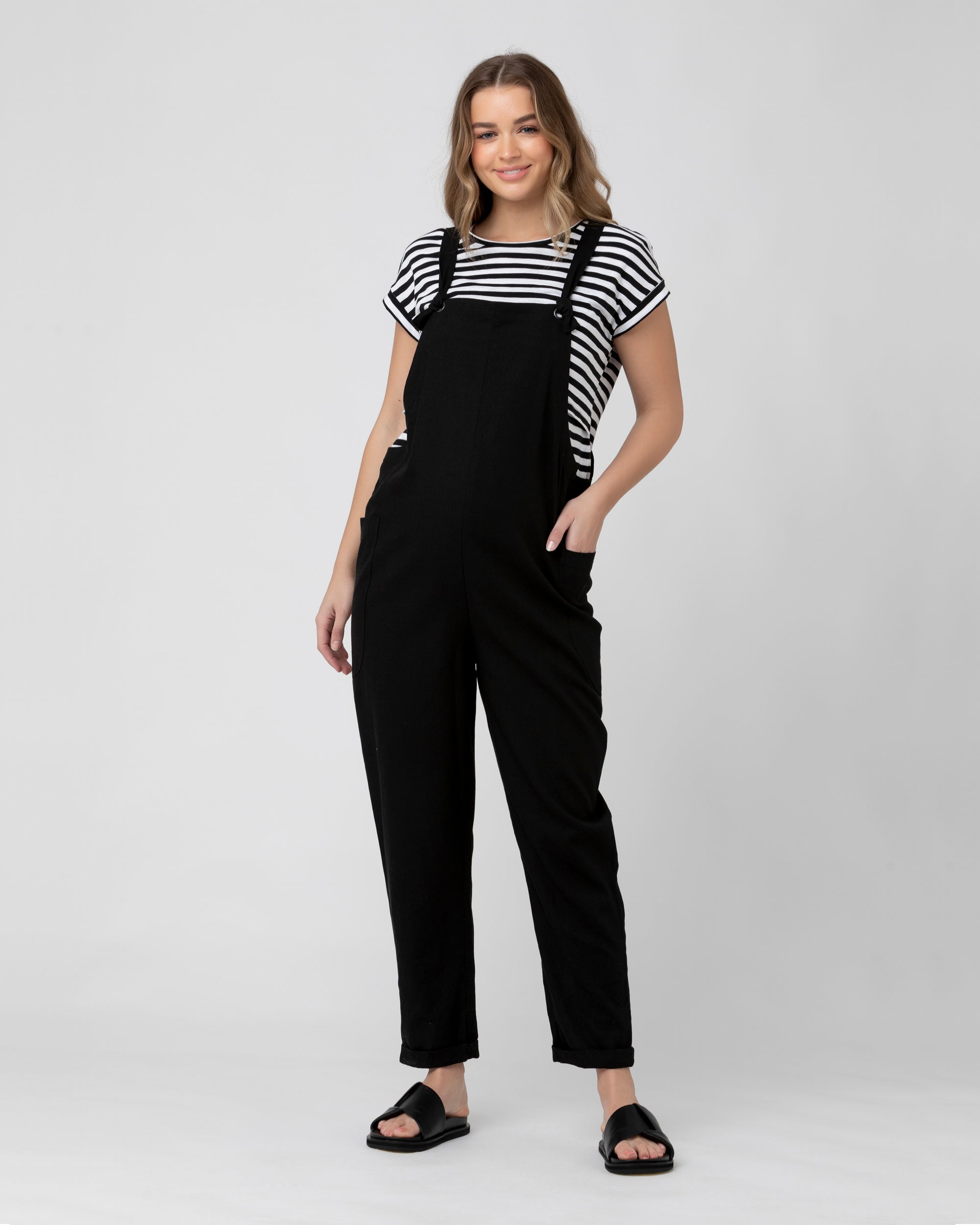 Lionel Nursing Tee Black / White