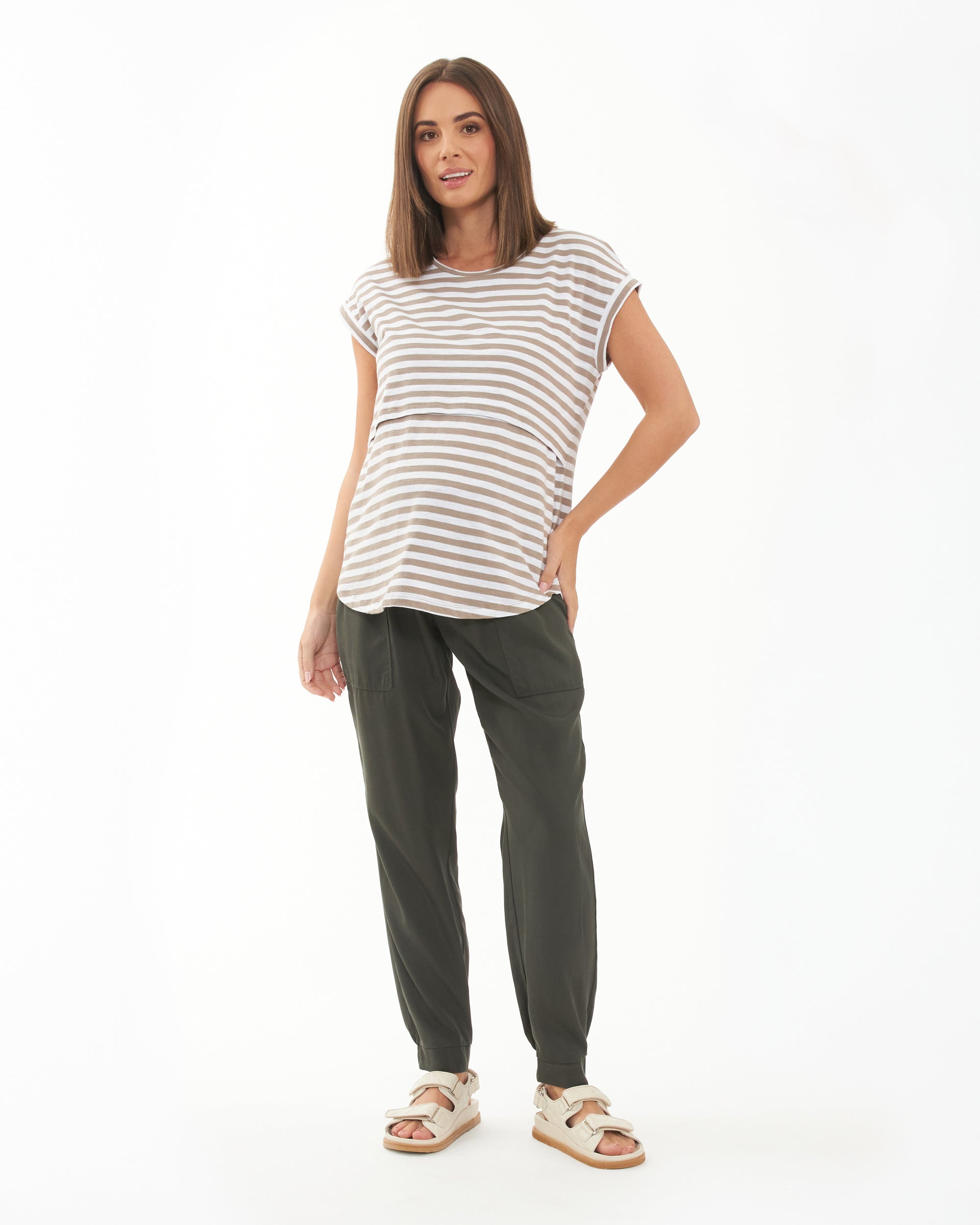 Lionel Nursing Tee Taupe / White